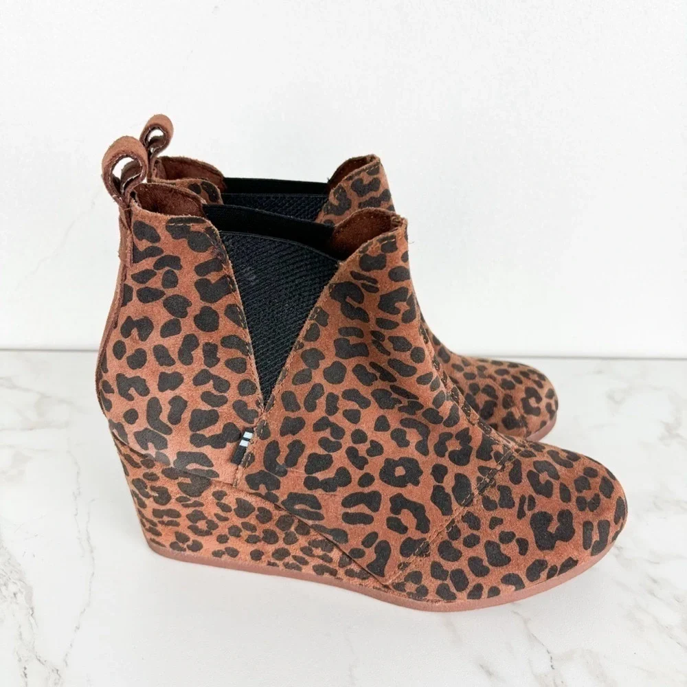 TOMS Kelsey Leopard Print Wedge Booties Sz 6.5